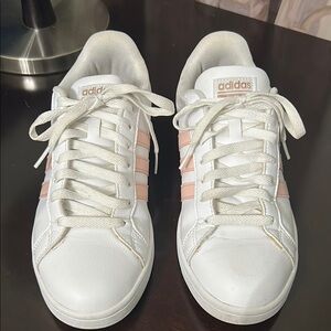 Adidas Women's White and Pink Sneakers size 9